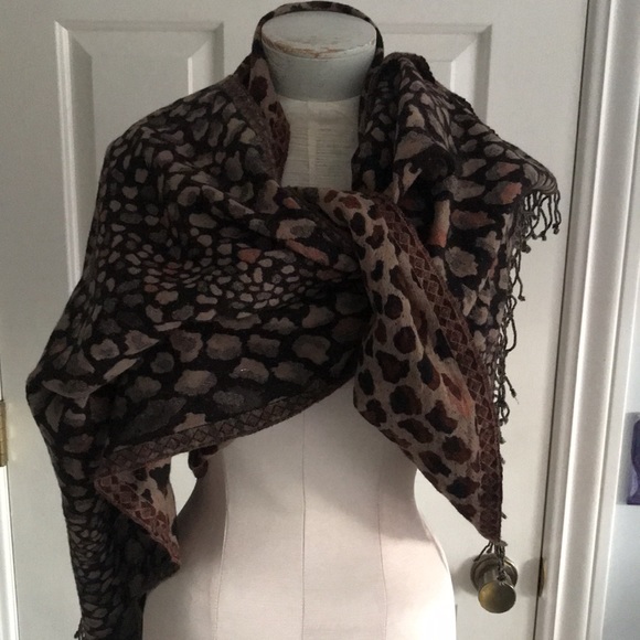 Vintage giant Chicos wool shawl - Picture 3 of 5